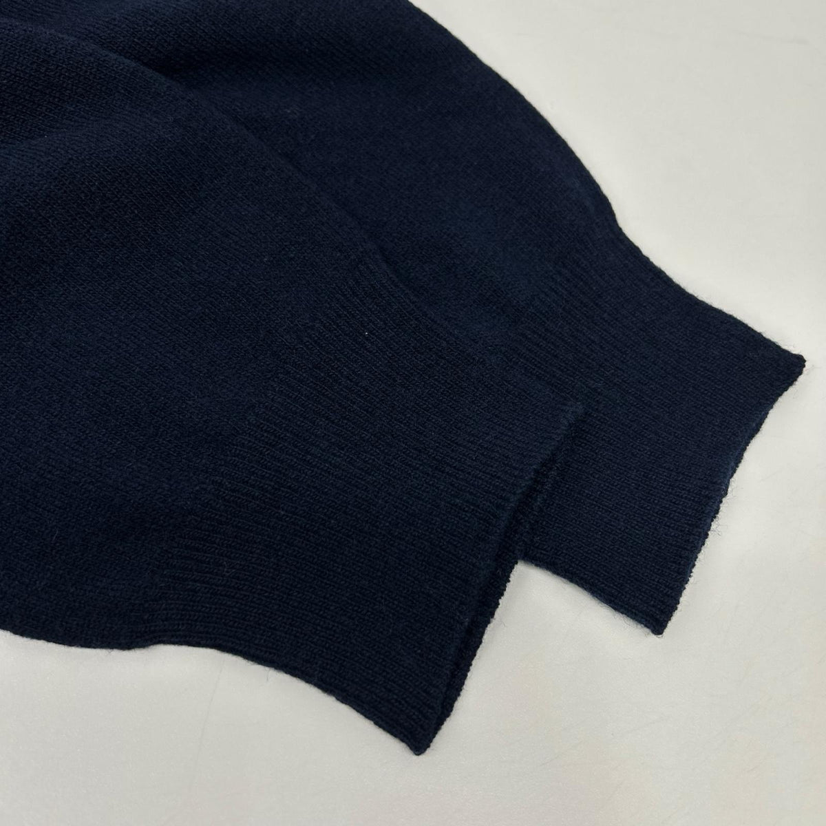 CELINE セリーヌ エディ期 2A07D959I ネイビー×イエロー ウール ロゴ刺繍 クルーネックニットプルオーバー トップス