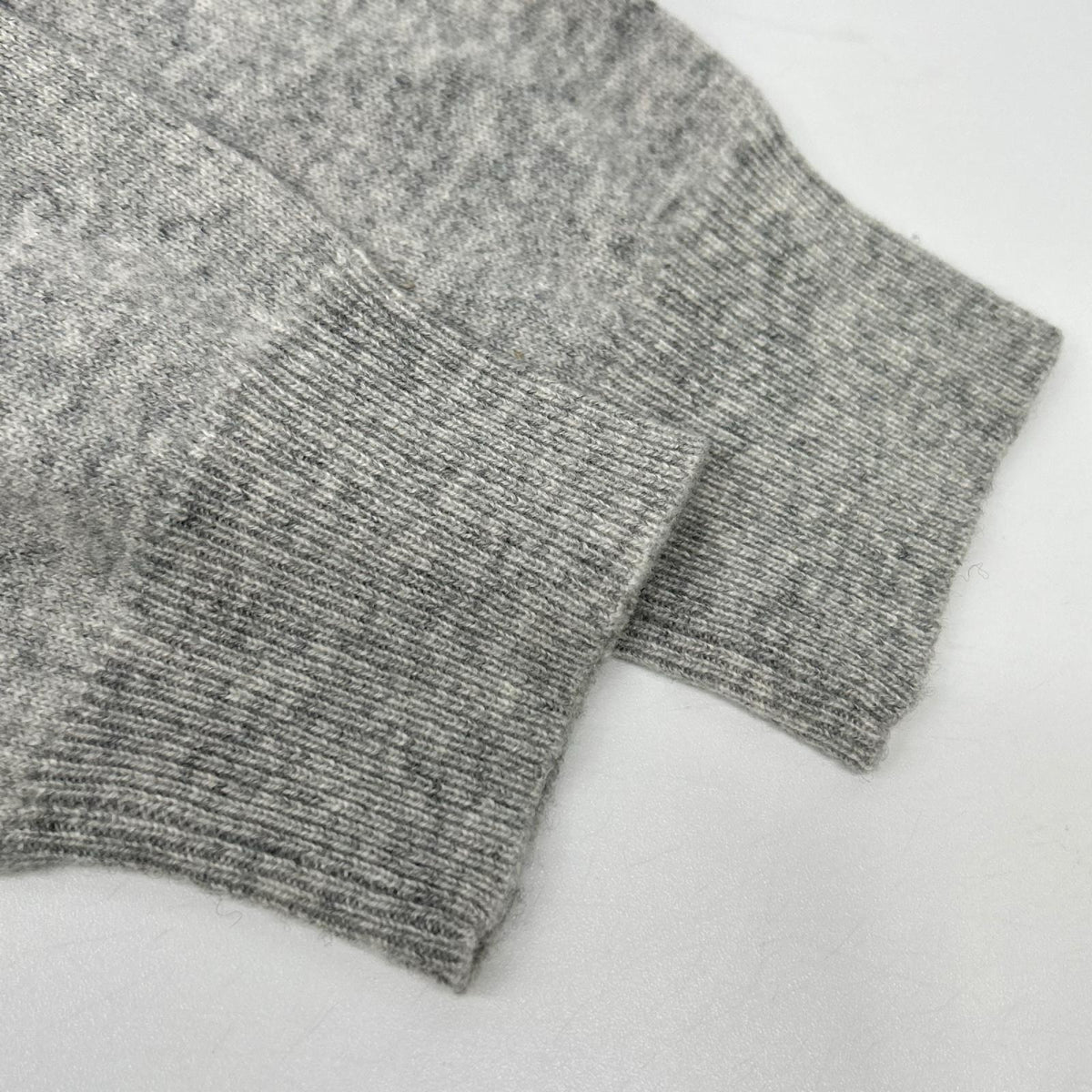 BRUNELLO CUCINELLI ブルネロクチネリ 01886120540 グレー カシミヤ100 クルーネック ニットプルオーバー トップス