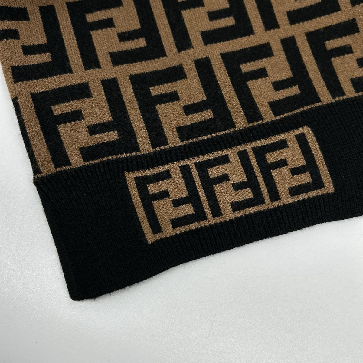FENDI フェンディ ブラウン ズッカ柄 ショートスリーブ ニットカットソー トップス