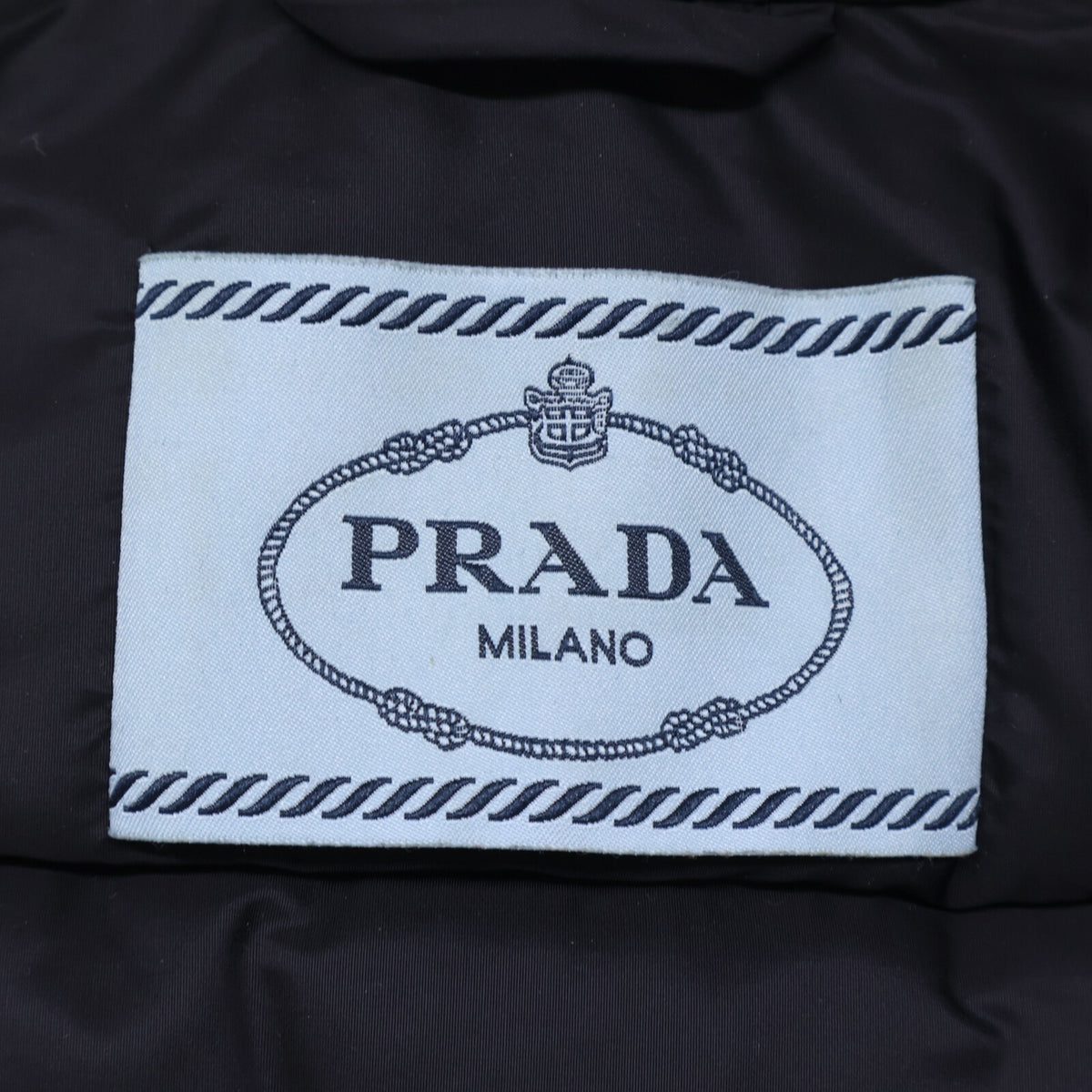 PRADA プラダ 【国内正規】29X544 アームトライアングルロゴプレート フード付ダウンジャケット ジャケット