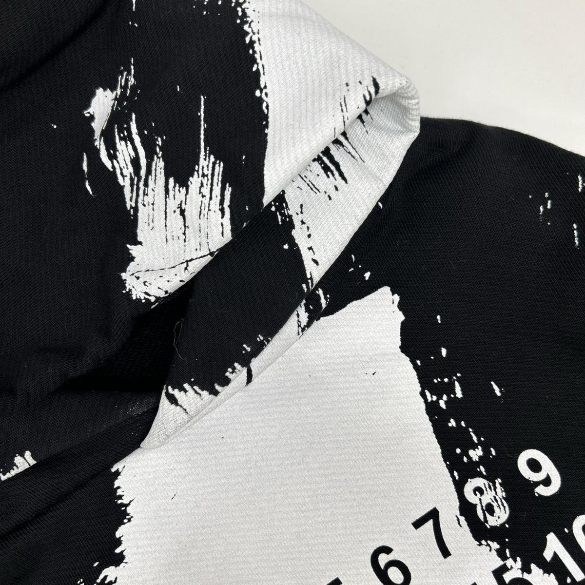 Maison margiela メゾンマルジェラ S50GU0151 20AW ブラック DIAGONAL PAINT EFFECT HOODIE ペンキロゴオーバーサイズプルオーバーパーカー トップス