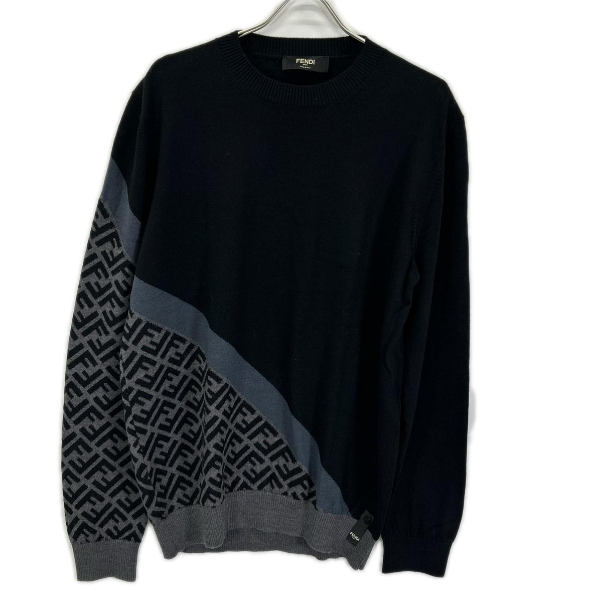 FENDI フェンディ FZX091 AQKW 23AW ブラック ウール アシンメトリーズッカ柄 FF クルーネックニット トップス