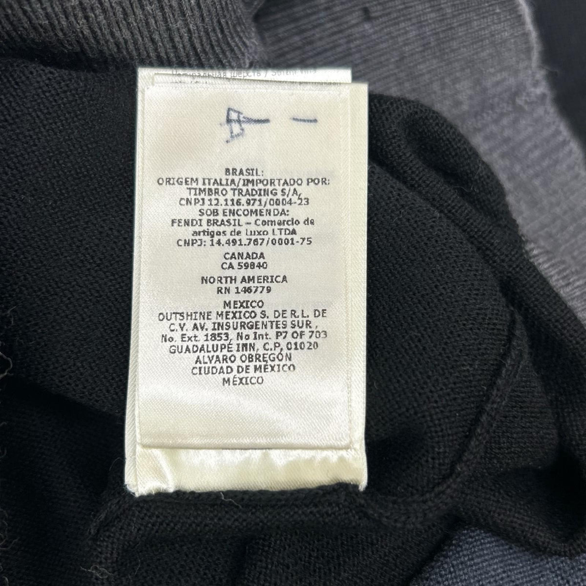 FENDI フェンディ FZX091 AQKW 23AW ブラック ウール アシンメトリーズッカ柄 FF クルーネックニット トップス