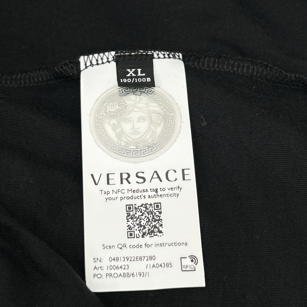 VERSACE ヴェルサーチェ 【×FENDI】1006423 ブラック FENDACE ロゴ刺繍 バックプリント Tシャツ トップス