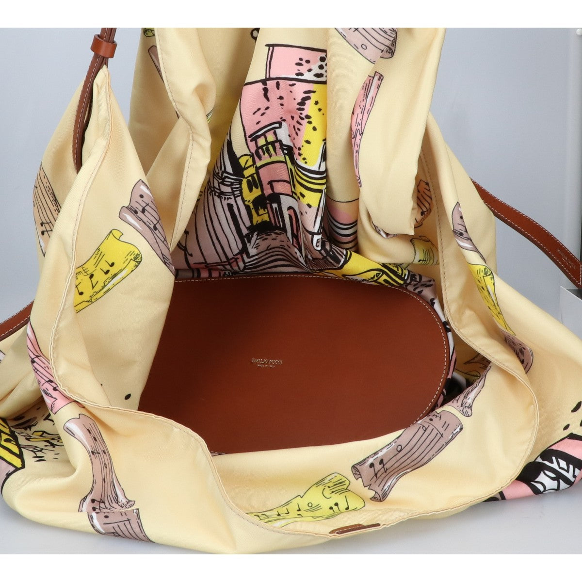 EMILIO PUCCI エミリオプッチ 【美品】総柄スカーフ レザーストラップ トートバッグ