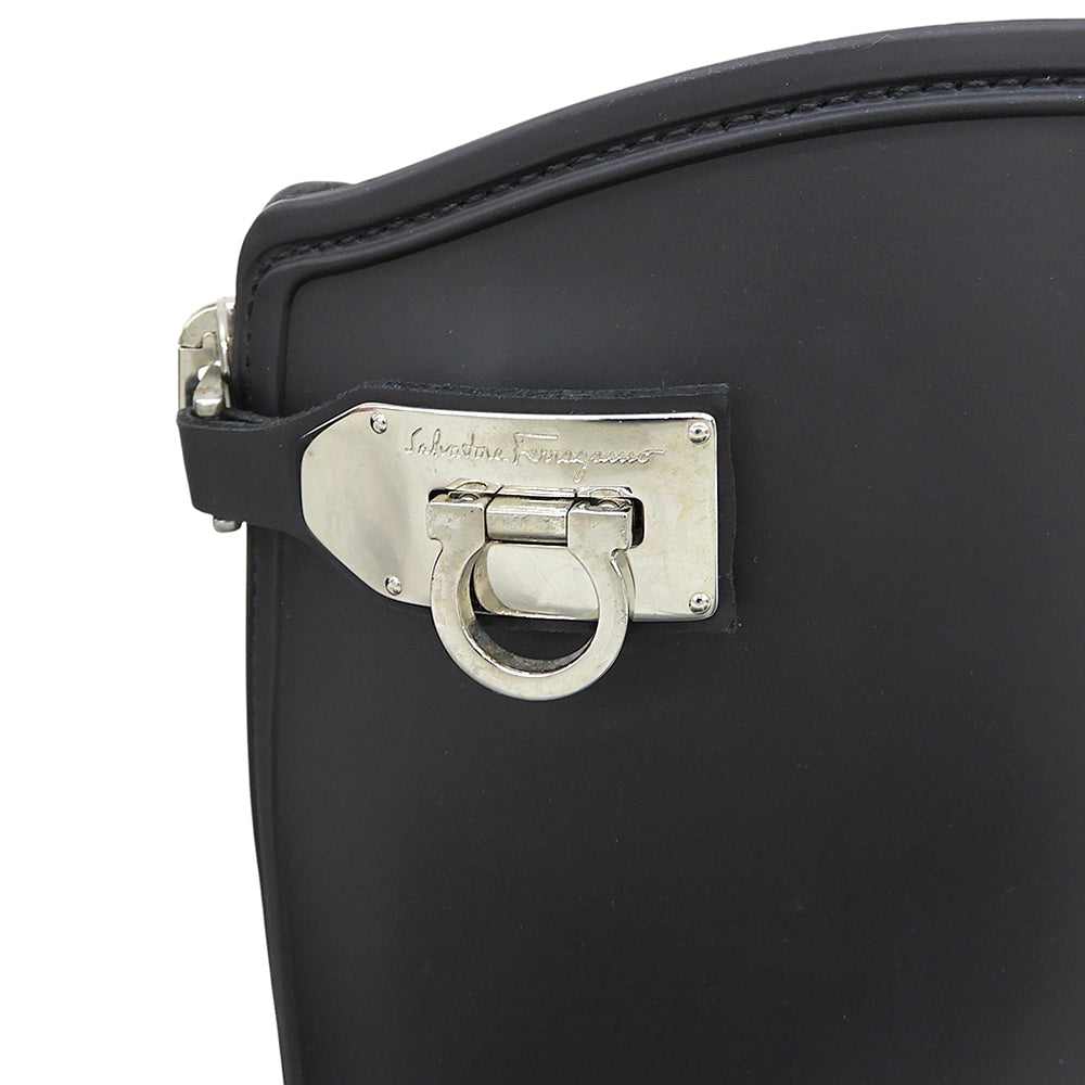 SalvatoreFerragamo サルバトーレフェラガモ ガンチーニ金具 バックジップ ラバー ロングレインブーツ レディース ブラック×シルバー シューズ