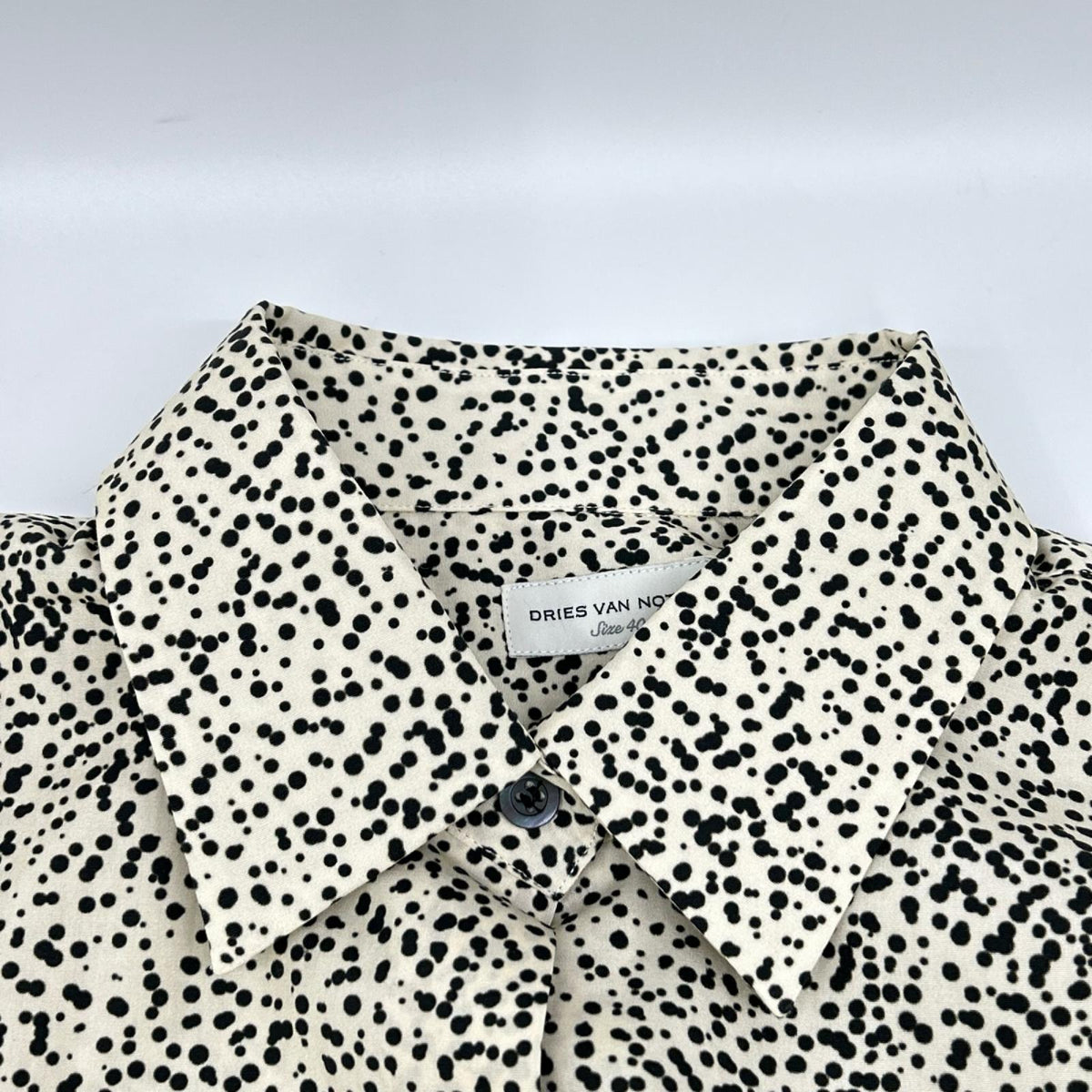 DRIES VAN NOTEN ドリスヴァンノッテン ベージュ×ブラック コットン アニマルドット レギュラーカラー ロングスリーブボタンシャツ トップス