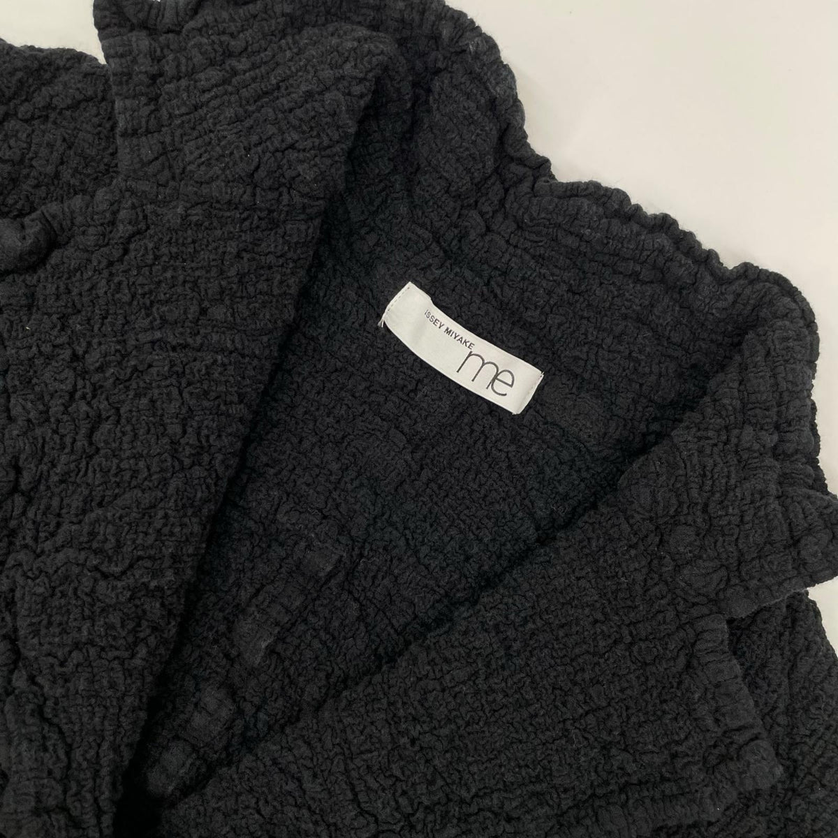 MeISSEYMIYAKE ミーイッセイミヤケ MI55FD110 ブラック シュリンク加工 2Bジャケット ジャケット