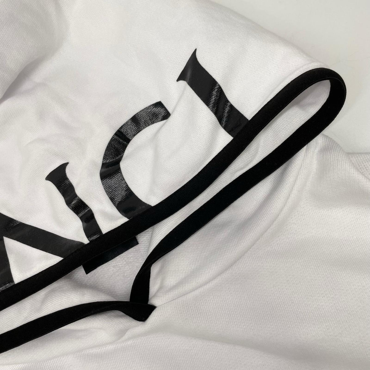 MONCLER モンクレール 20年製 ホワイト MAGLIA CON CAPPUCCIO クロップドパーカー トップス
