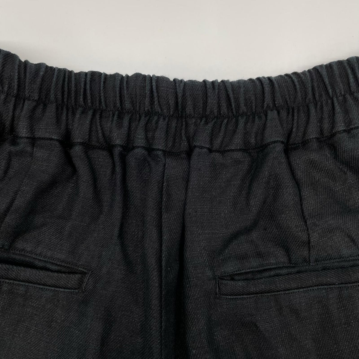 semoh セモー ブラック リネン100 Linen Pin Tuck Trousers ボトムス