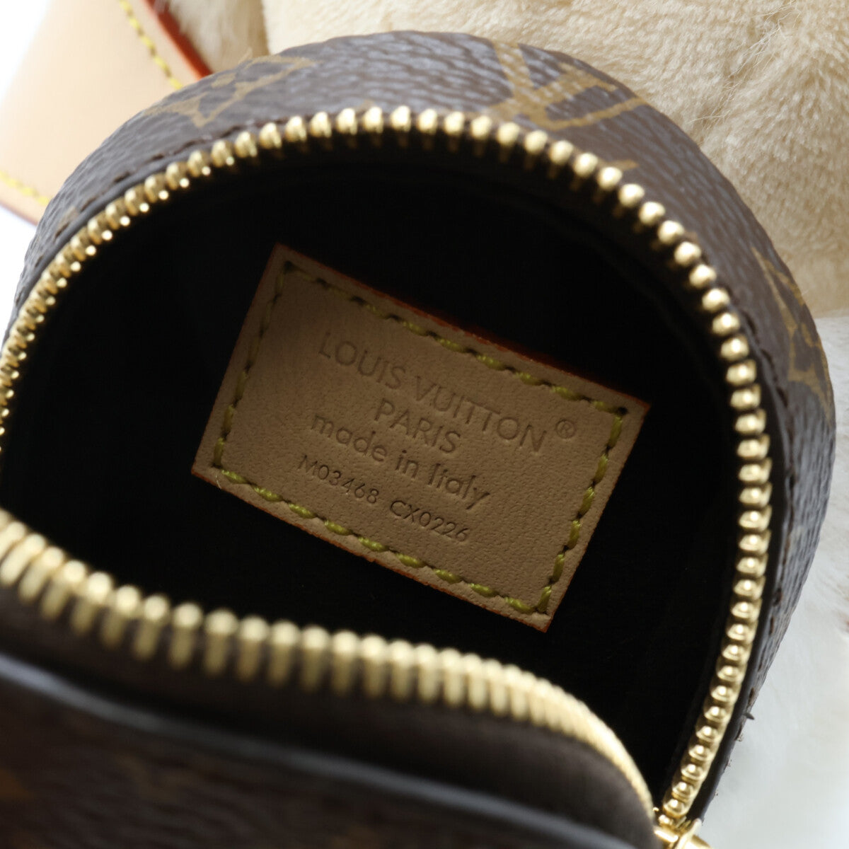 LOUIS VUITTON ルイヴィトン 新品同様 26年製 M03468 ヴィヴィエンヌ ハグ フェイクファー x レザー モノグラム バックパック バッグチャーム チャーム