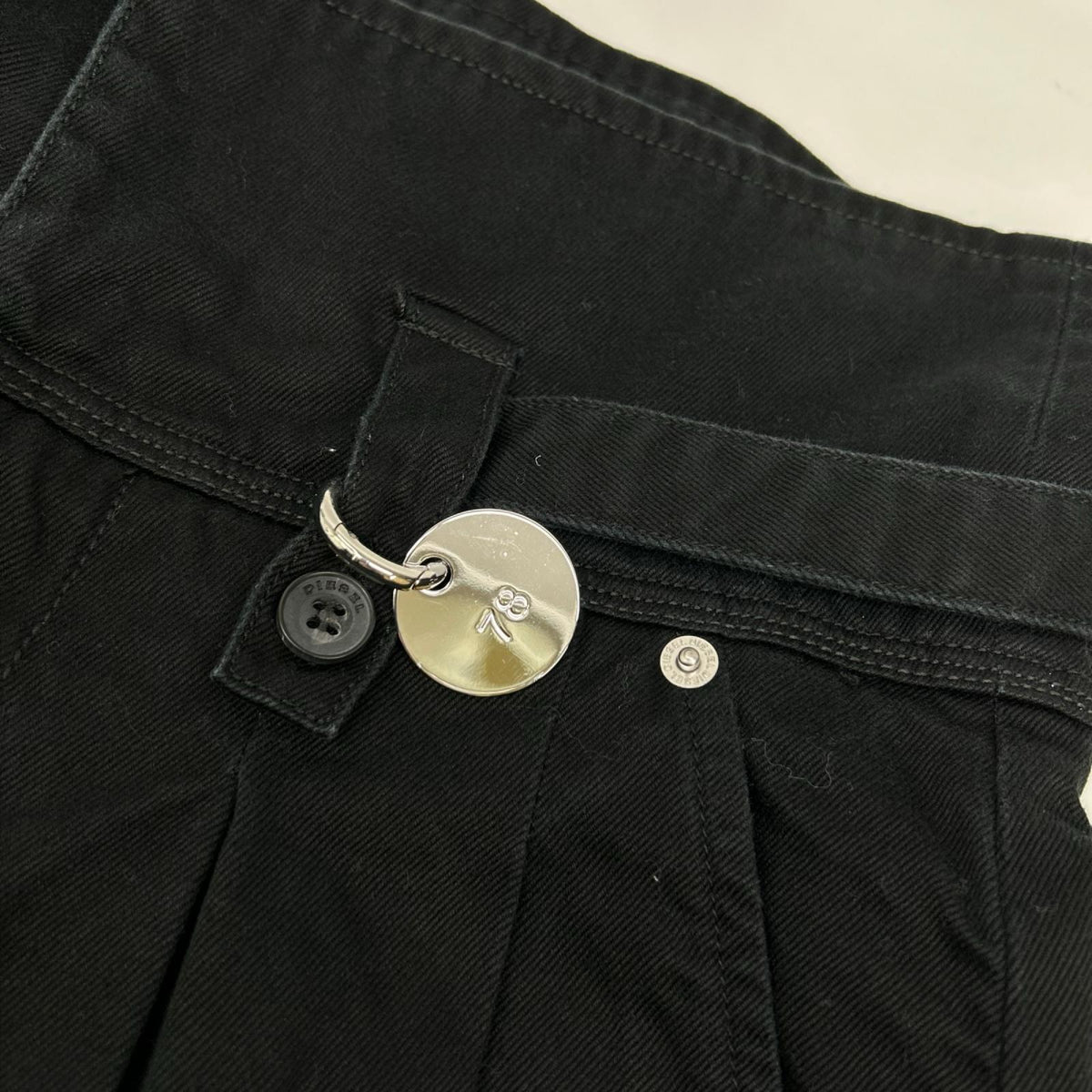DIESEL ディーゼル ブラック コットン サイドスリット カットオフデザイン ランダムタック ハイウエストワイドパンツ ボトムス