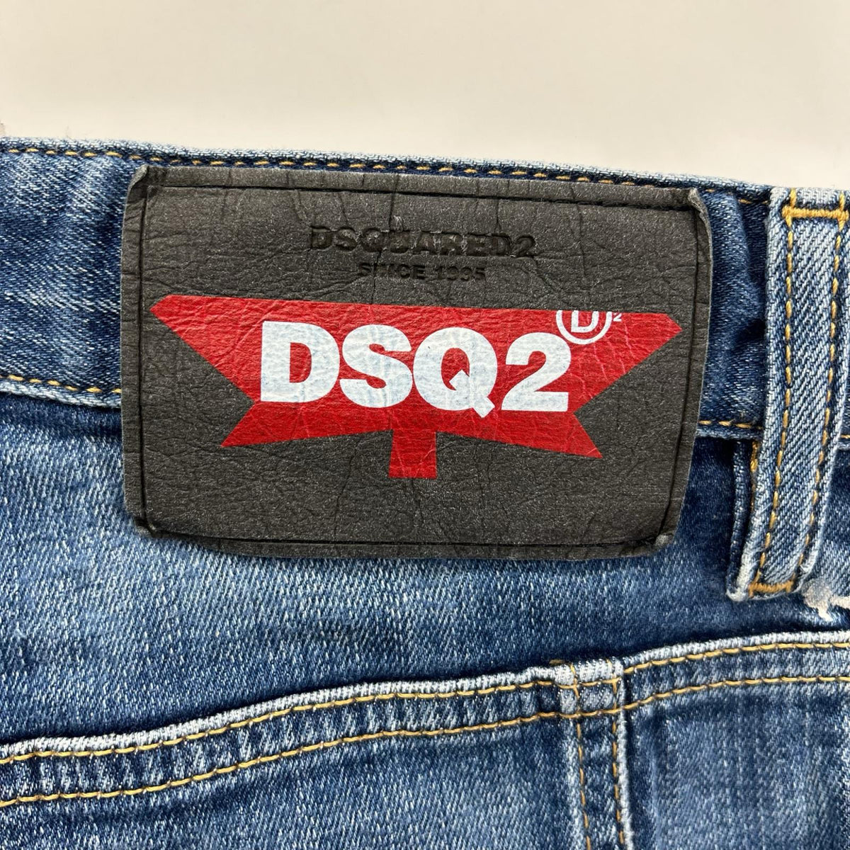 DSQUARED2 ディースクエアード S74LB0714 インディゴ コットン ダメージ加工 ボタンフライ TIDY BIKER JEAN ボトムス