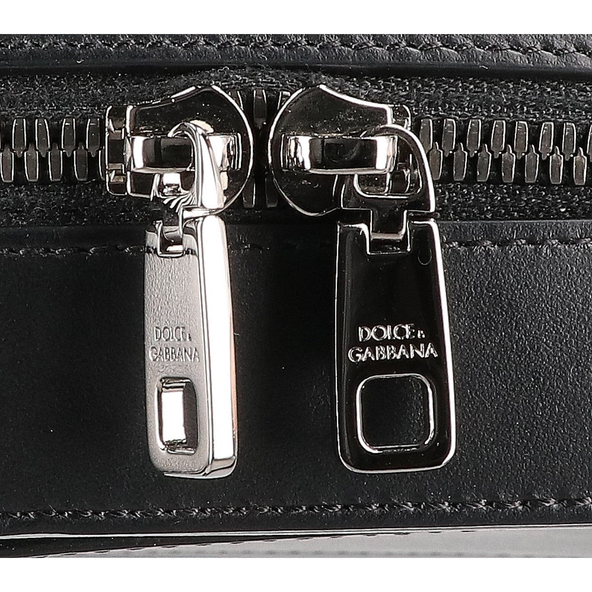 DOLCE&GABBANA ドルチェアンドガッバーナ エンボスロゴ スクエア クロスボディバッグ ショルダーバッグ