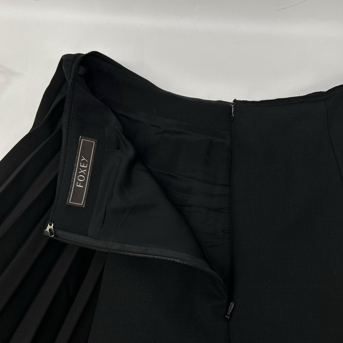 FOXEY フォクシー 37115-ASFI415T Pleats Chic/プリーツシック ブラック ウール混 アシンメトリーミディアムスカート スカート