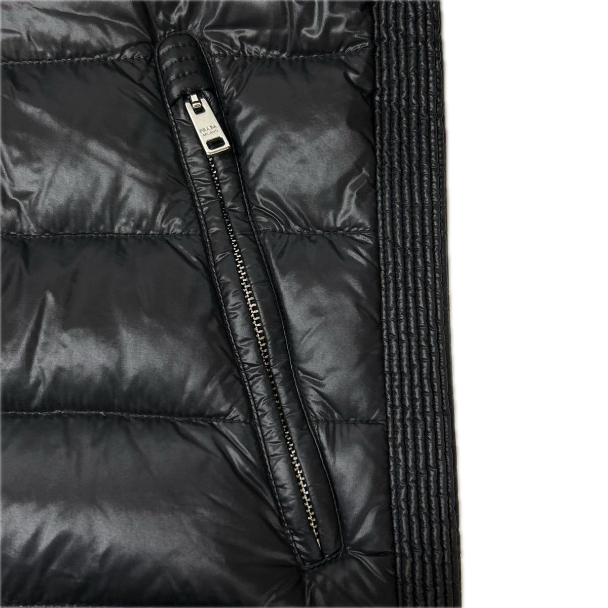 PRADA プラダ SGA654 ブラック トライアングルロゴプレート フーディダウンジャケット ジャケット