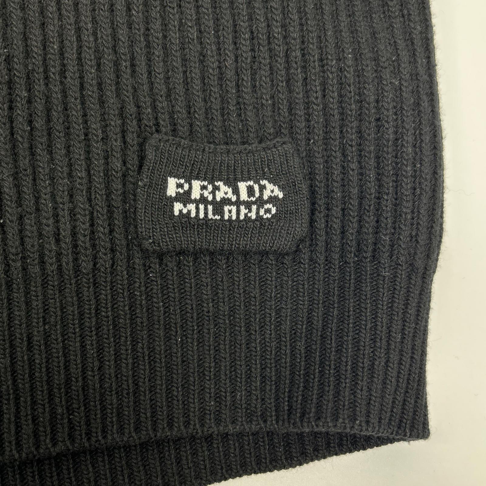 PRADA プラダ UMT409 21年製 ブラック ロゴニットベスト トップス