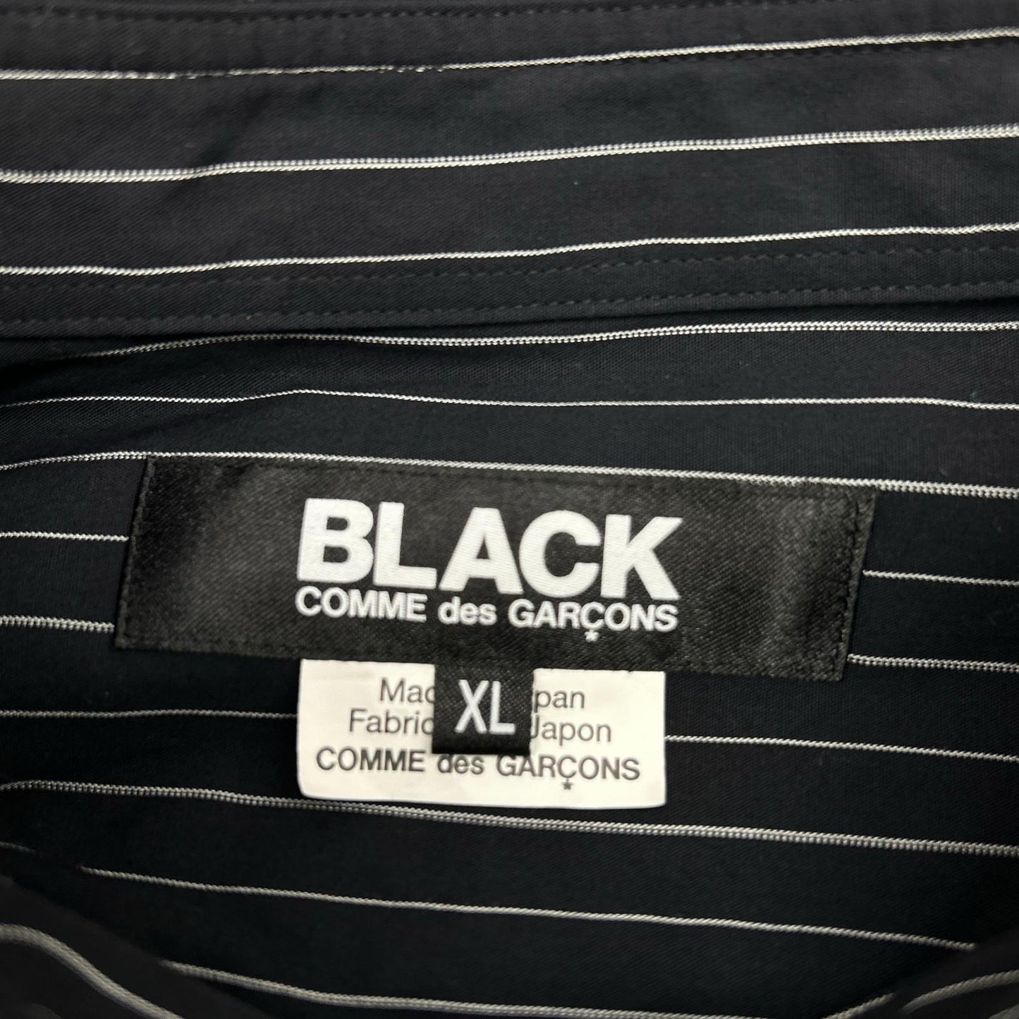 BLACKCOMMEdesGARCONS ブラックコムデギャルソン 1O-B009 25SS ブラック ピンストライプ ジップ シャツ トップス