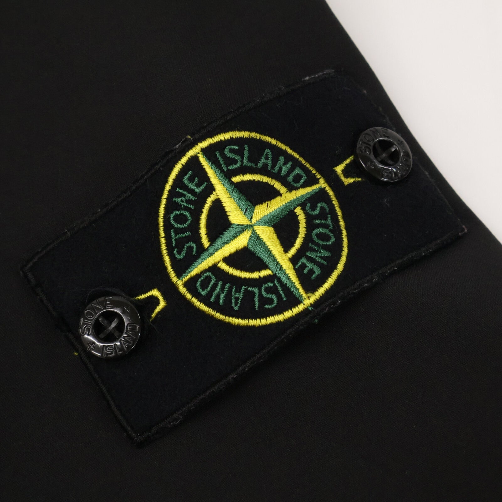 STONE ISLAND ストーンアイランド K2S15Q100010S0B22 ブラック SOFT SHELL-R フーデッド ジャケット ジャケット