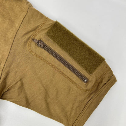 MOUT RECON TAILOR Mout Recon Tailor Brown Short-Sleeve Knit with Sleeve-Patch Design