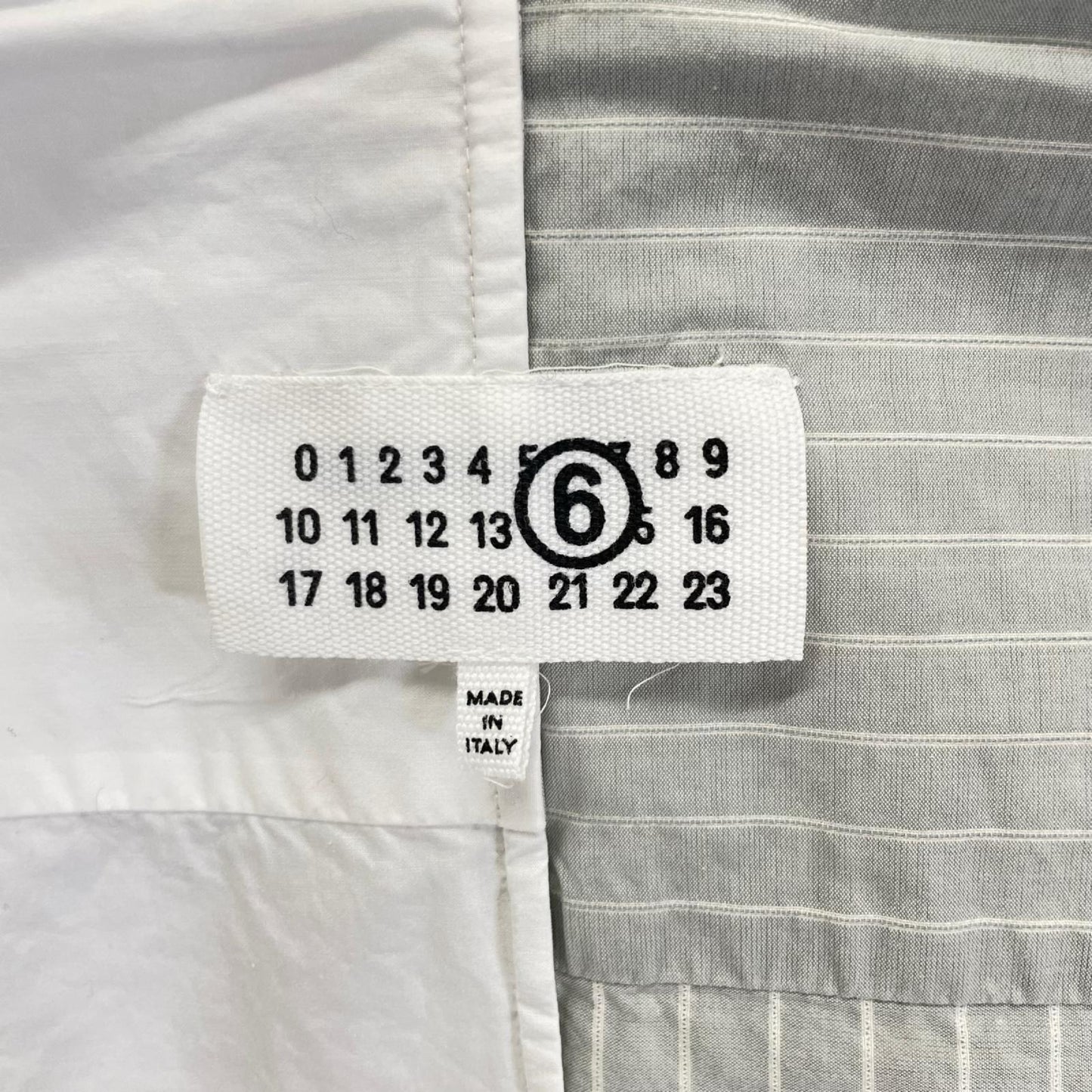 MM6 エムエムシックス SH0DT0016 ホワイト×グレー NUMERIC ASYMMETRIC SHIRT シャツ トップス