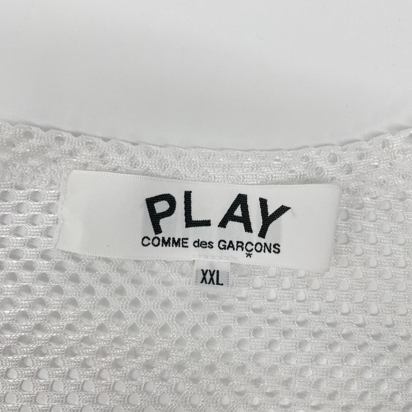PLAYCOMMEdesGARCONS プレイコムデギャルソン 26SS AX-T351 ホワイト RED EMBLEM MESH TEE Tシャツ トップス