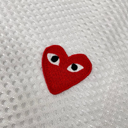 PLAYCOMMEdesGARCONS プレイコムデギャルソン 26SS AX-T351 ホワイト RED EMBLEM MESH TEE Tシャツ トップス