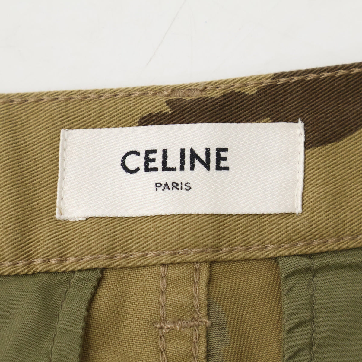 CELINE セリーヌ 【美品/国内正規】2Z675064Y カモフラ ロゴアジャスター付 ショートカーゴパンツ ボトムス