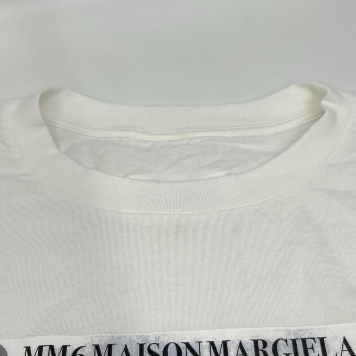 MM6 エムエムシックス SH0GC0043 25SS ホワイト ニュースペーパープリント 半袖 Tシャツ トップス