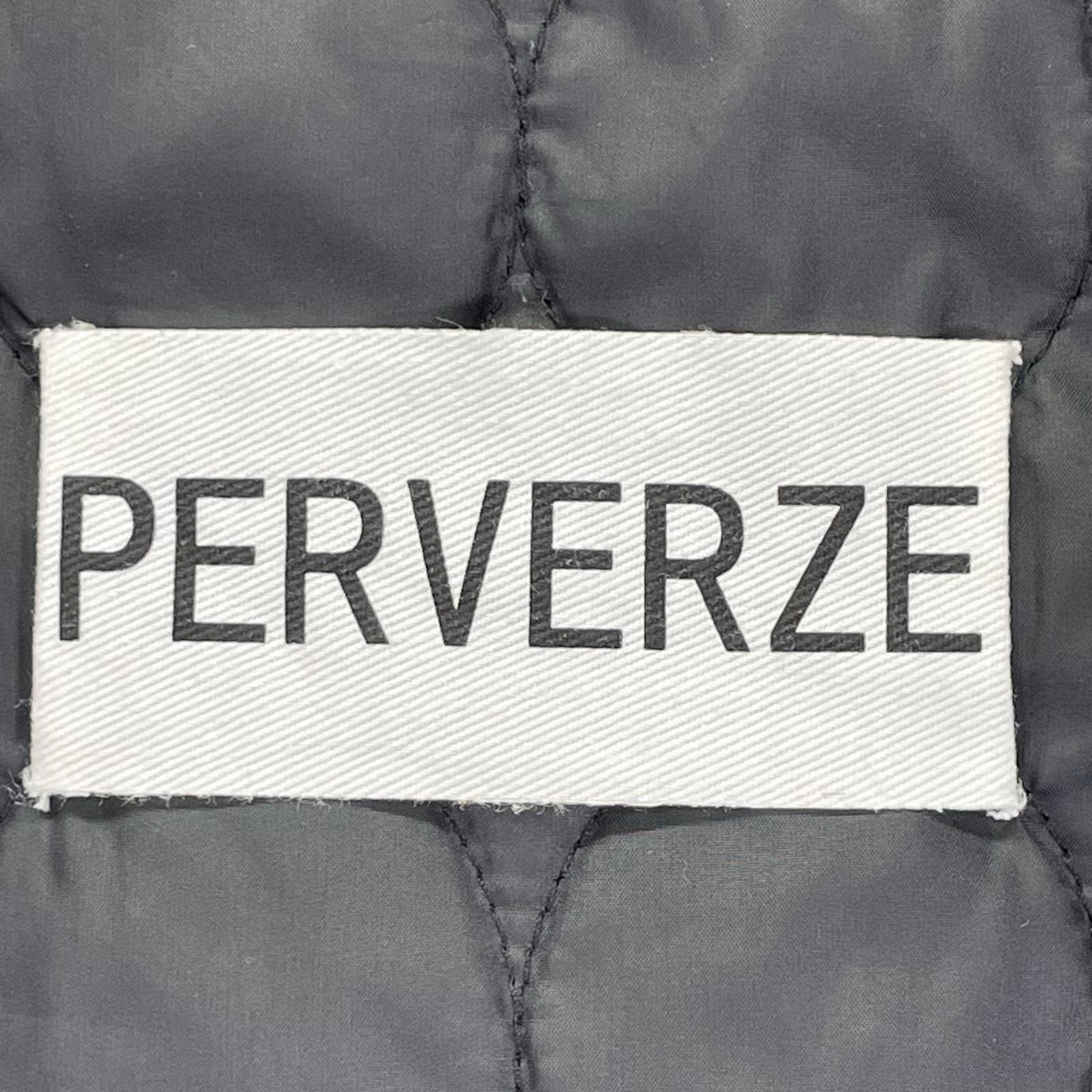PERVERZE パーバーズ ブラック 総柄 Puffer Sirts Shirts jacket パファーシャツ トップス