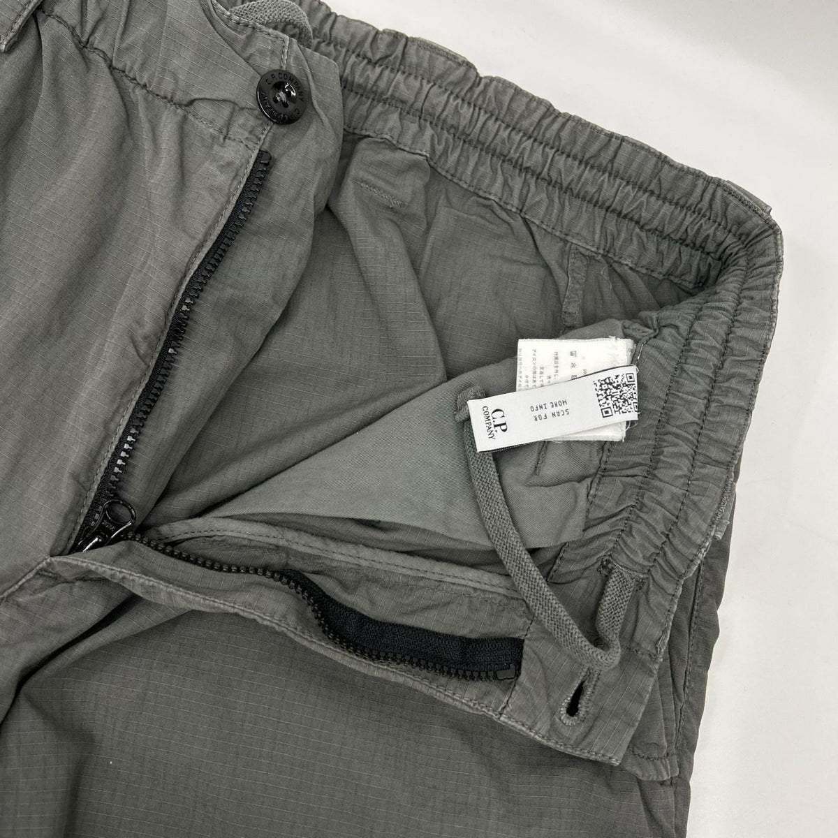 C.P.COMPANY シーピーカンパニー 20CMPA248A 26SS カーキ Cargo Pants In Cotton Rip-Stop Gunetal パンツ ボトムス