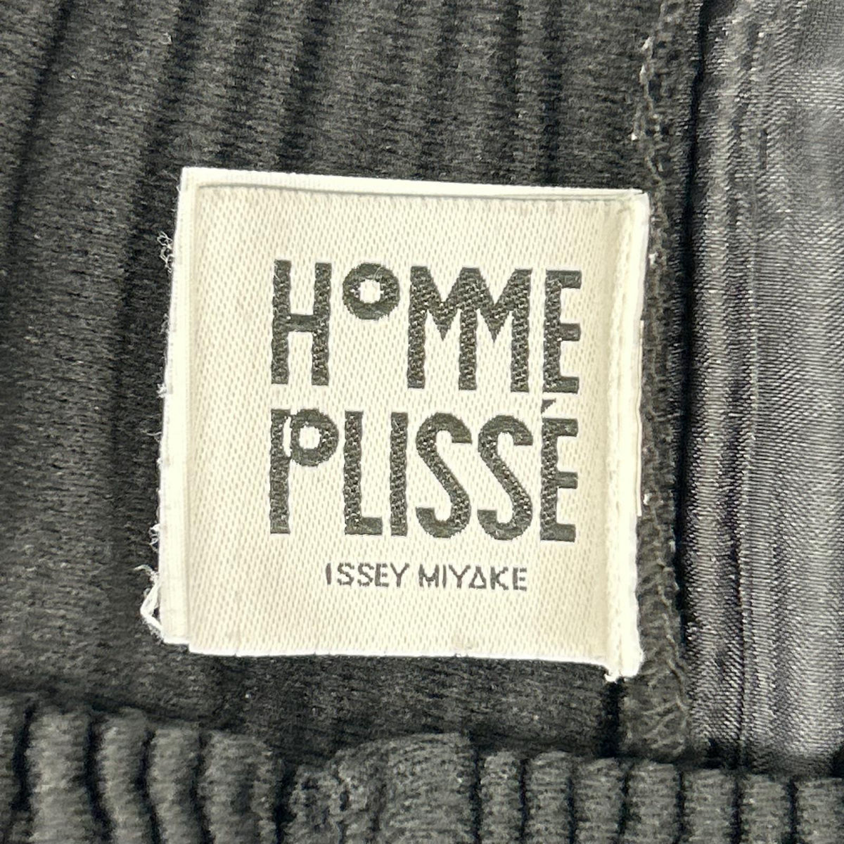 HOMME PLISSE ISSEY MIYAKE オムプリッセ イッセイミヤケ ブラック BASICS プリーツパンツ ボトムス