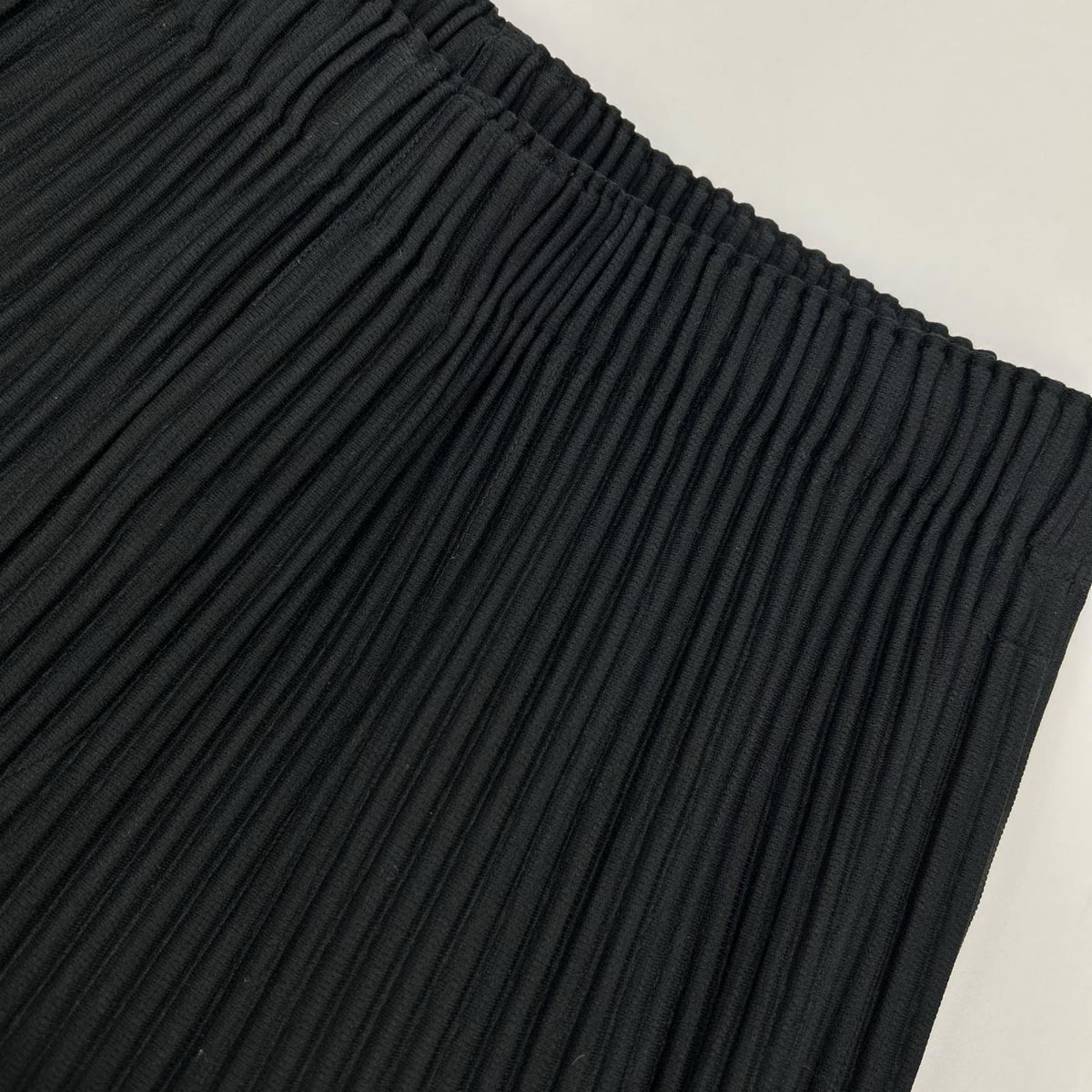 HOMME PLISSE ISSEY MIYAKE オムプリッセ イッセイミヤケ ブラック BASICS プリーツパンツ ボトムス