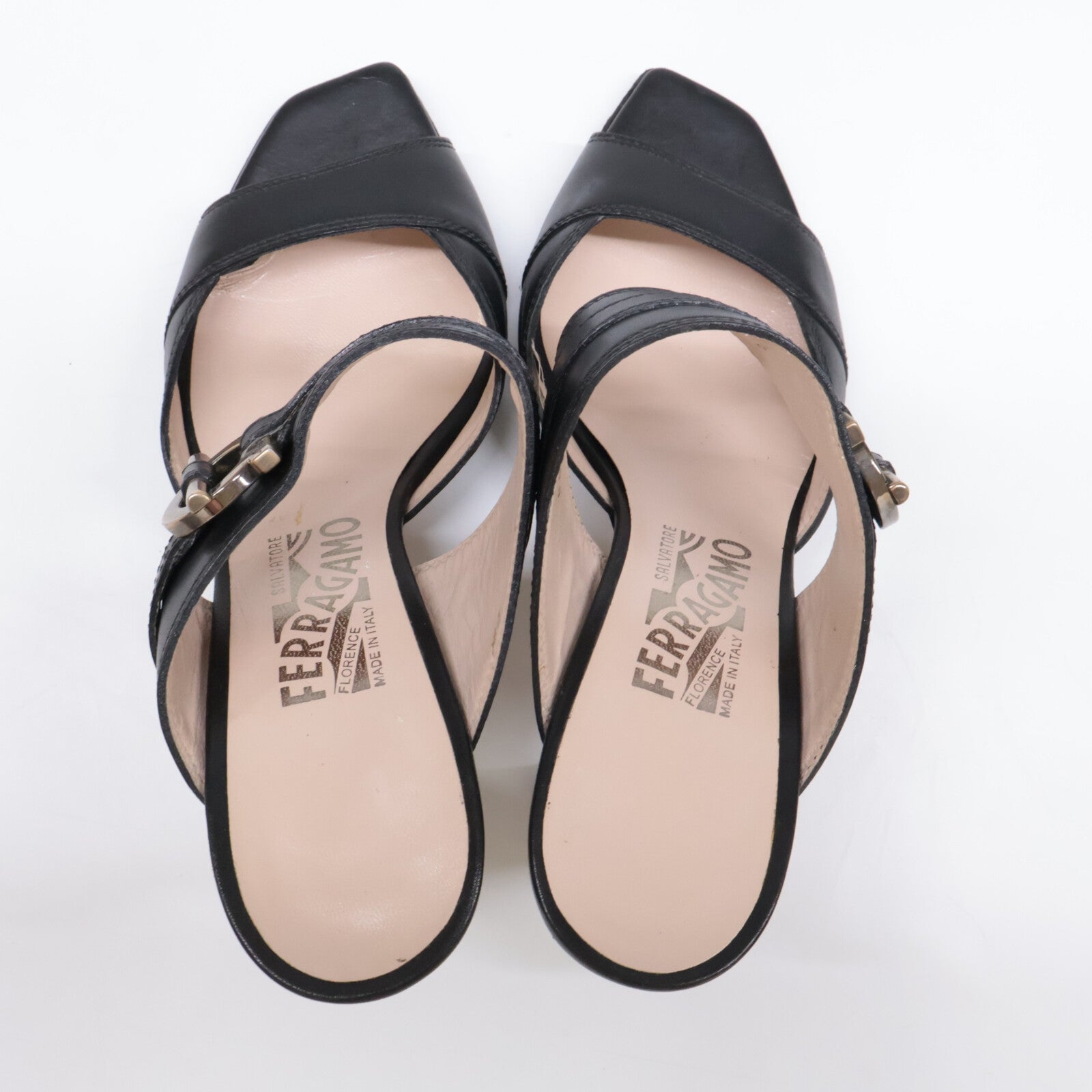 Salvatore Ferragamo DG016932 Gancini Leather Sandals