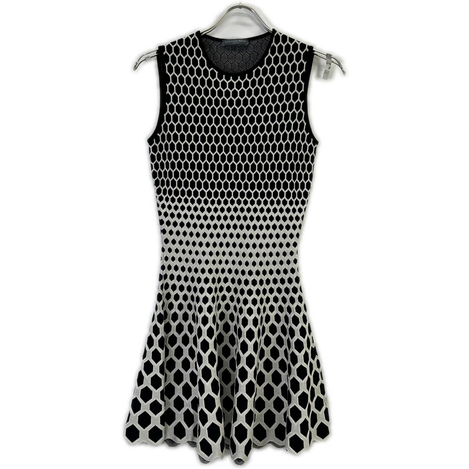 Alexander McQueen 亚历山大·麦昆 321142 Q1VNW 黑色蜂窝无袖连衣裙