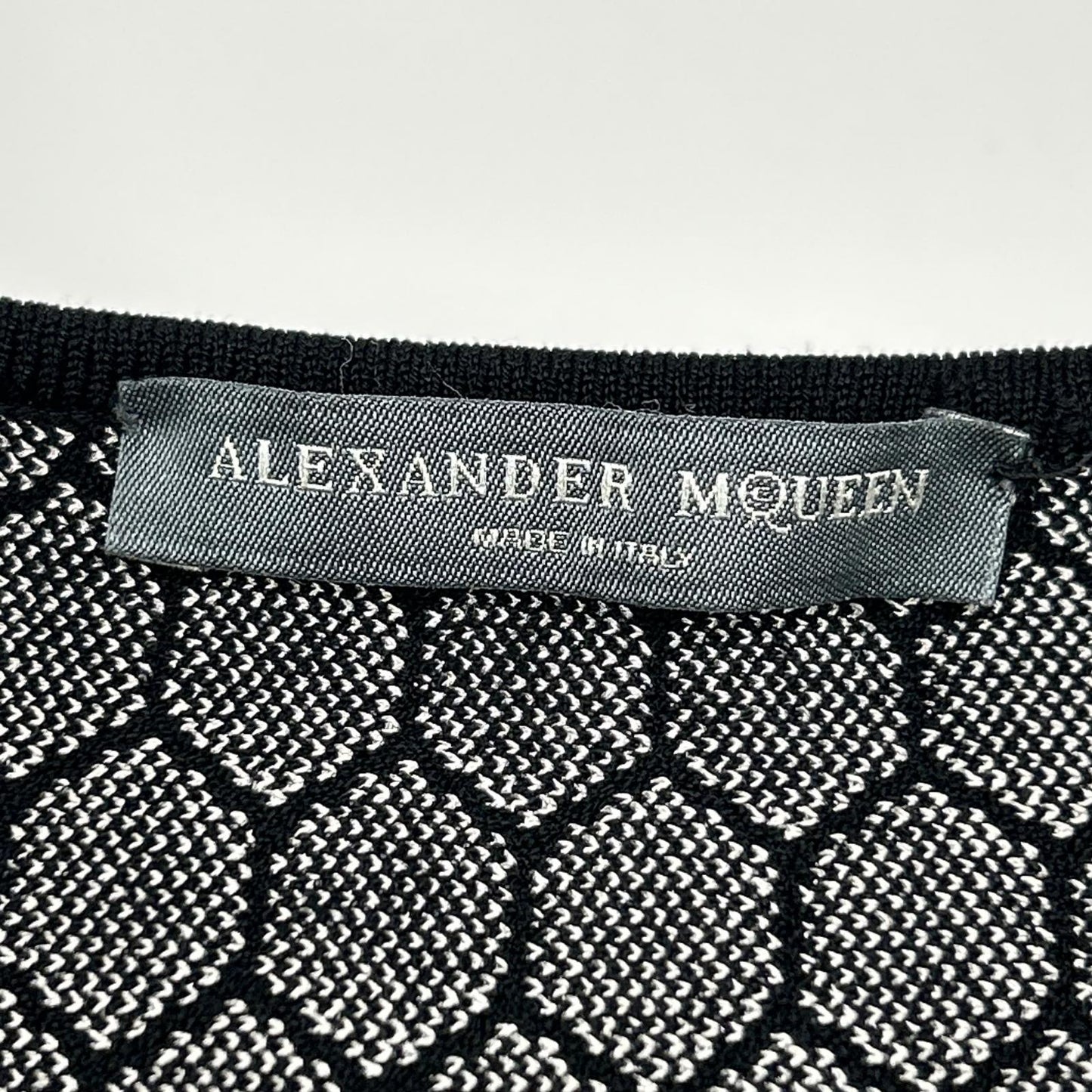 Alexander McQueen 亚历山大·麦昆 321142 Q1VNW 黑色蜂窝无袖连衣裙