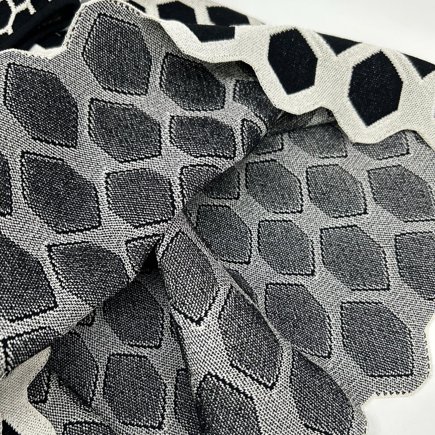 Alexander McQueen 亚历山大·麦昆 321142 Q1VNW 黑色蜂窝无袖连衣裙