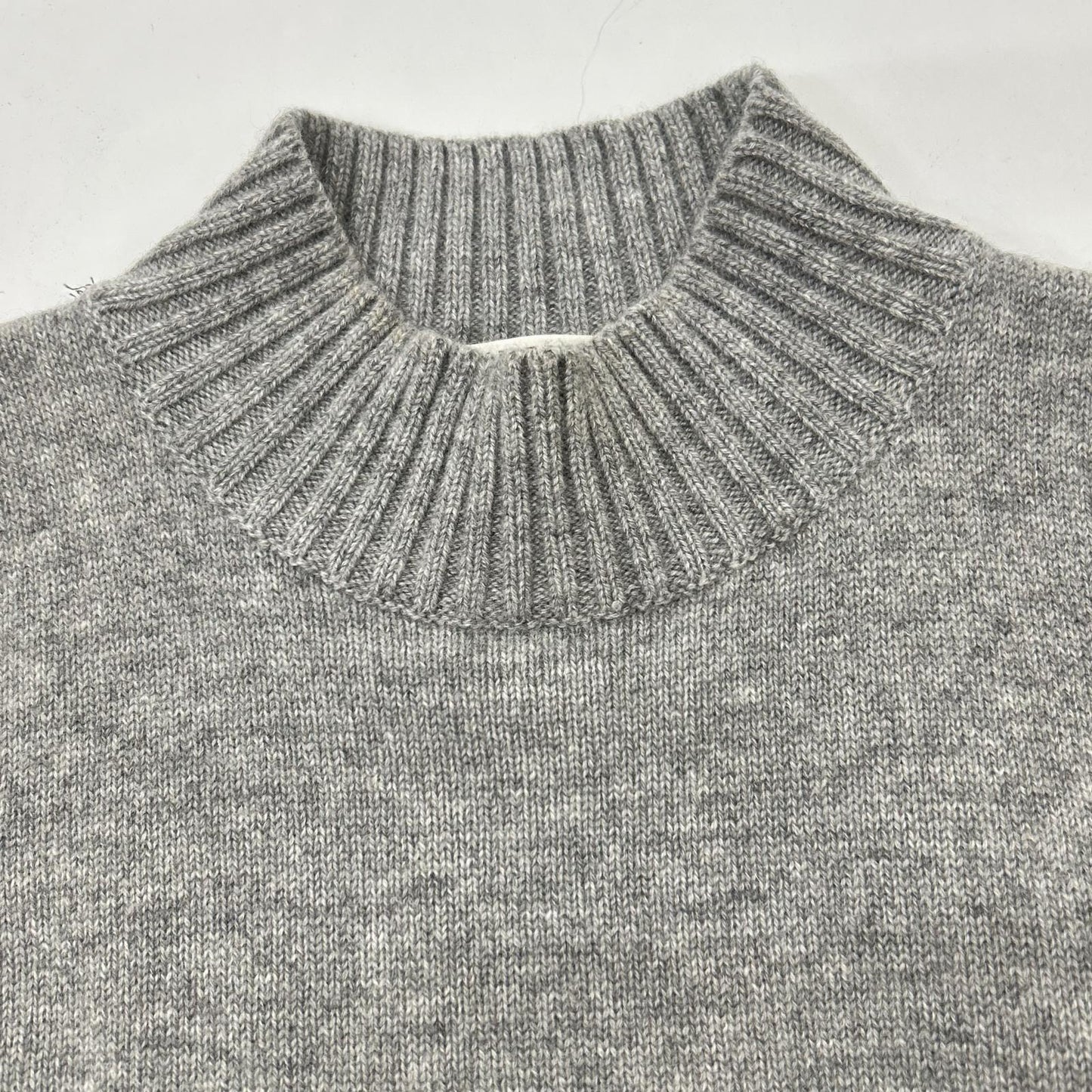 BRUNELLO CUCINELLI ブルネロクチネリ グレー カシミヤ マリンストライプ モニリディティール ノースリーブニットトップス トップス