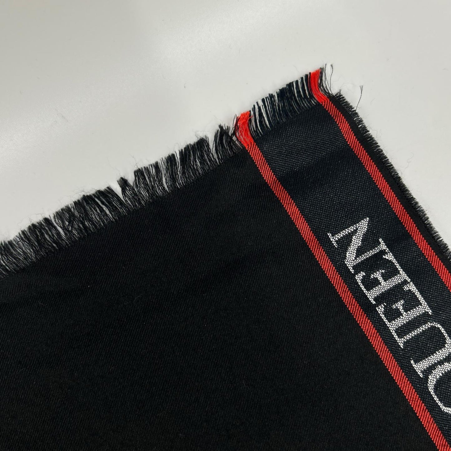 ALEXANDER McQUEEN アレキサンダーマックイーン ブラック ジャカードロゴ セルビッジスカーフ マフラー