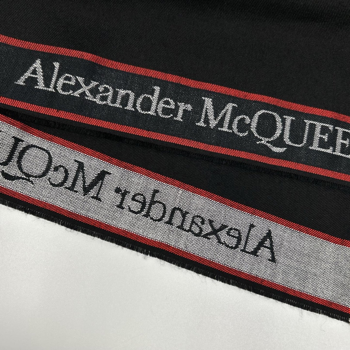 ALEXANDER McQUEEN アレキサンダーマックイーン ブラック ジャカードロゴ セルビッジスカーフ マフラー