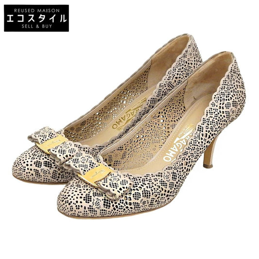 SalvatoreFerragamo サルバトーレフェラガモ 美品 カットワーク レース ヴァラ ヒール パンプス シューズ レディース ピンクベージュ 7D シューズ