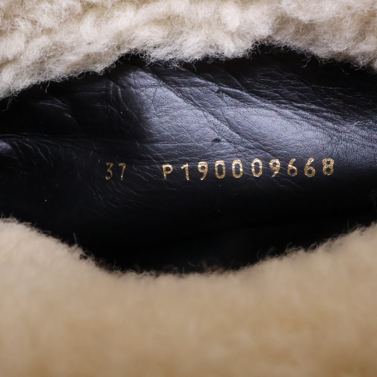 CELINE セリーヌ P190009668 ブラック ムートンレザー ボアライニング ロングブーツ シューズ