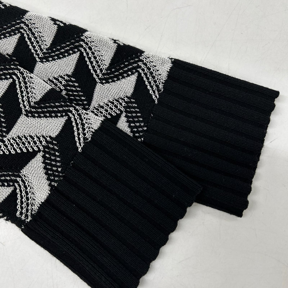 MISSONI ミッソーニ ブラック×ホワイト ウール混 幾何学柄 セーター トップス
