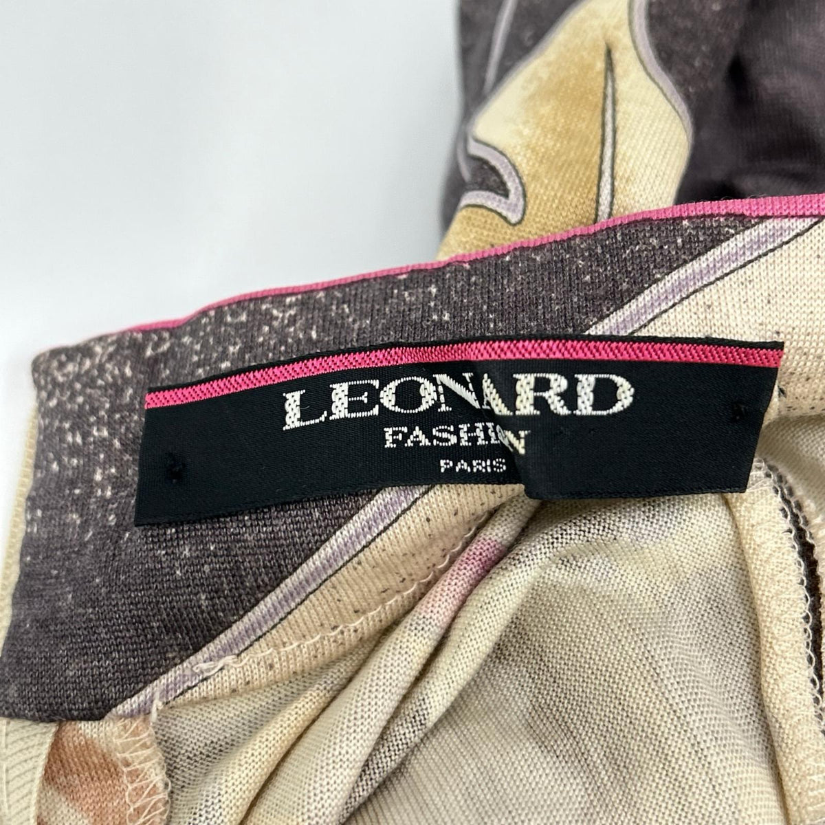 LEONARD レオナール 0329154 ベージュ系 ウールシルク フラワーモチーフ プルオーバー トップス