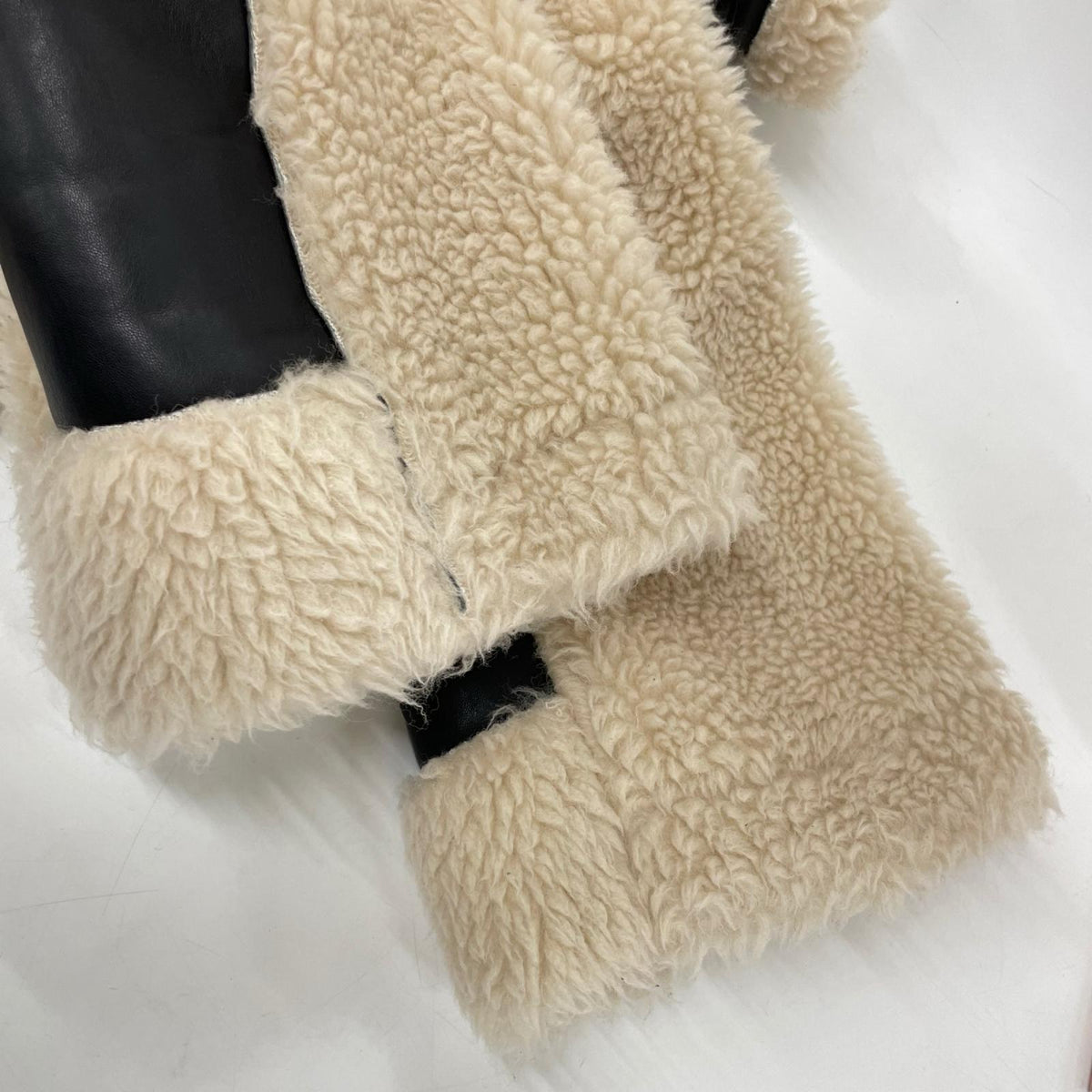 sacai サカイ 22-06278 22AW ブラック フェイクレザー ファーボアジャケット ジャケット
