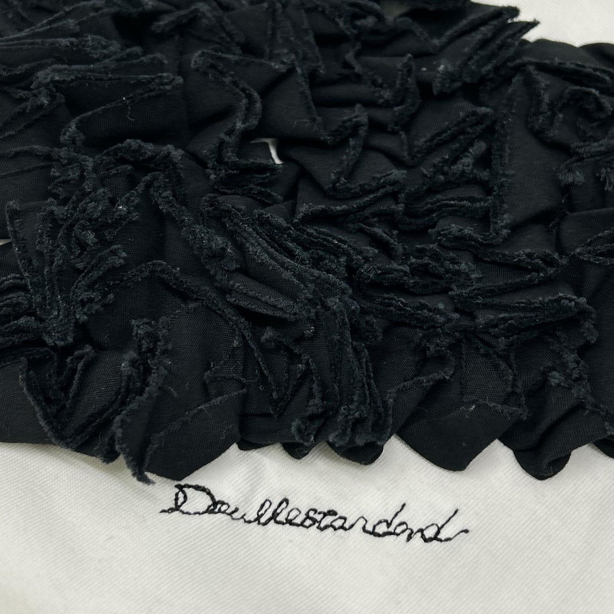 DOUBLE STANDARD CLOTHING ダブルスタンダードクロージング 【WEB限定】26SS ホワイト ハートフリル刺繍 コットン Tシャツ トップス
